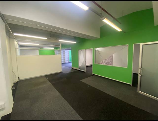 133M² OFFICE TO LET IN WOODSTOCK